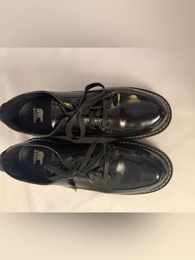 Sorel Women's Size 11 Black Patent Leather Lace Up Platform Oxford Shoes